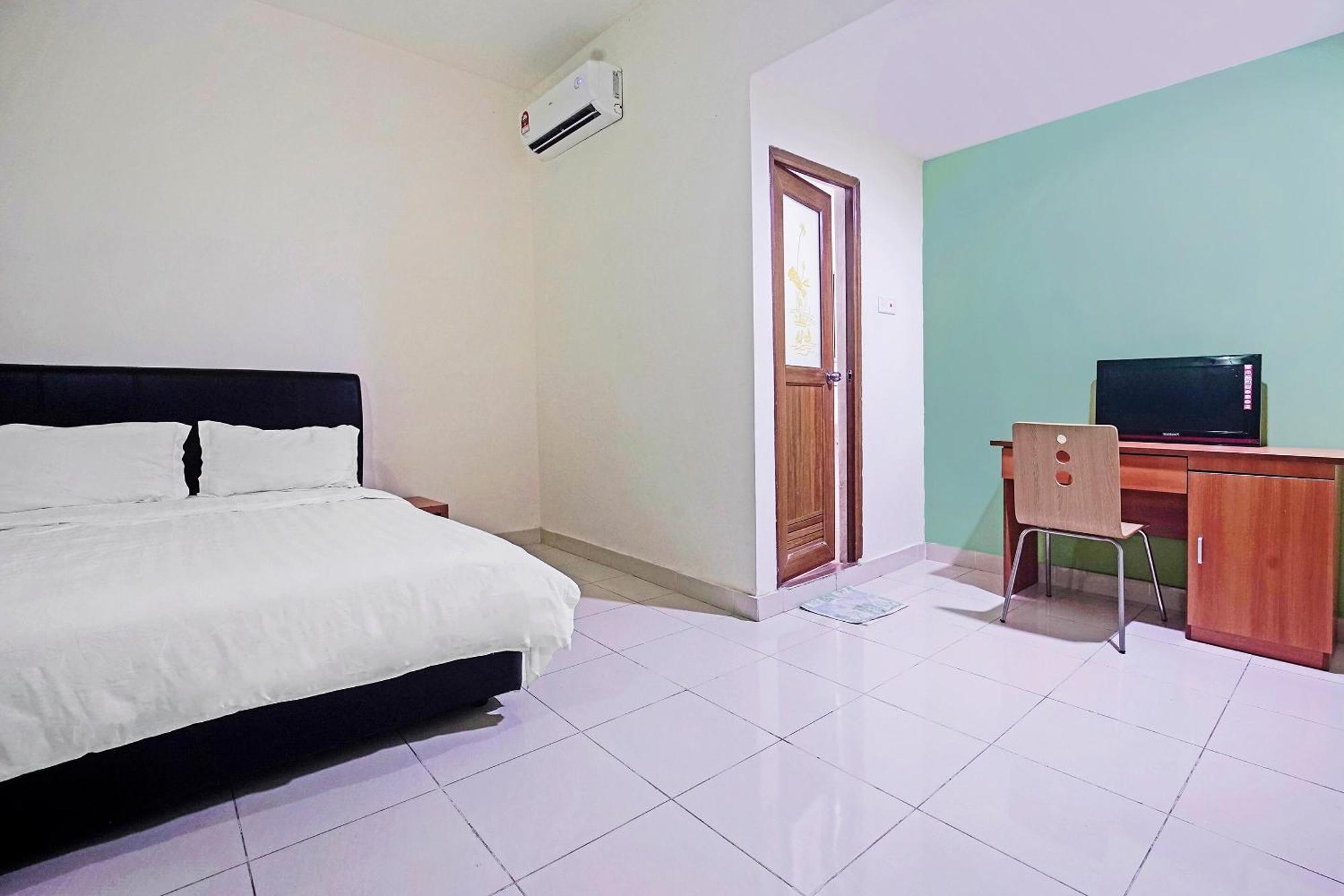 Hotel Night Queen Salak Tinggi Sepang Eksteriør bilde