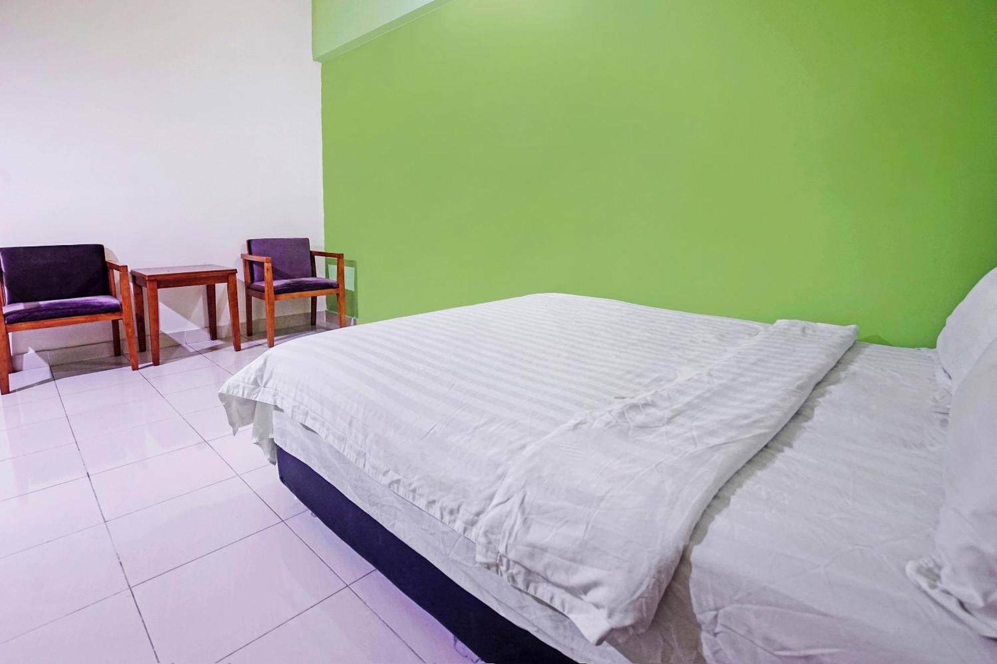 Hotel Night Queen Salak Tinggi Sepang Eksteriør bilde