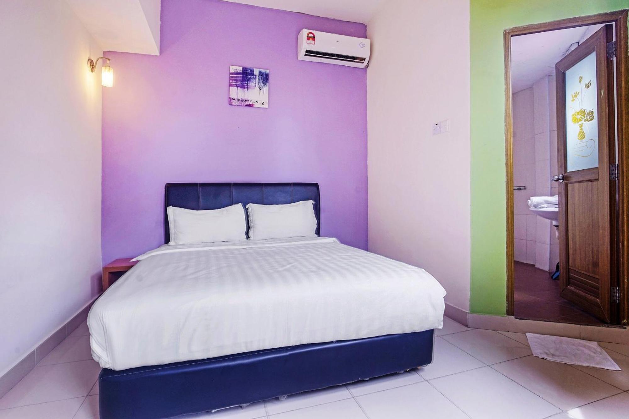 Hotel Night Queen Salak Tinggi Sepang Eksteriør bilde