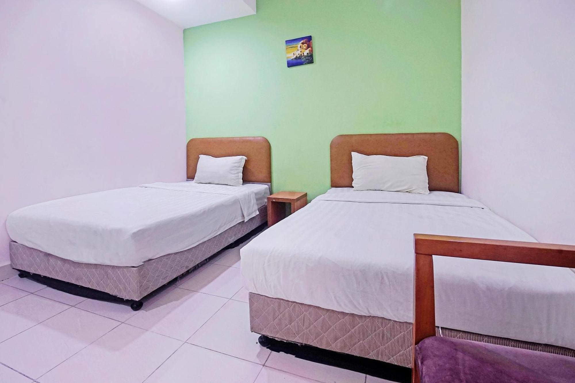 Hotel Night Queen Salak Tinggi Sepang Eksteriør bilde