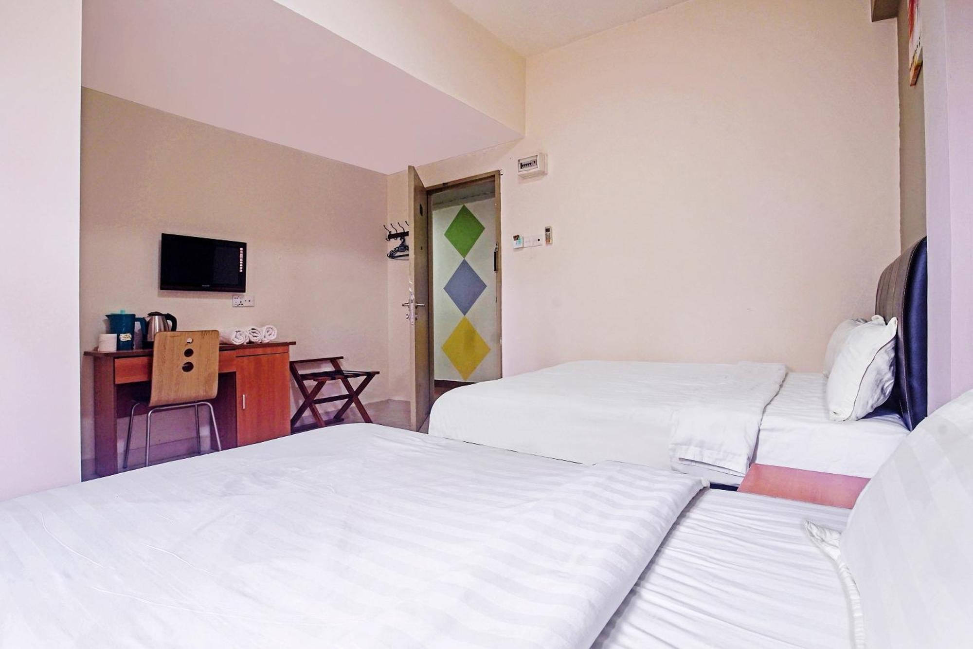 Hotel Night Queen Salak Tinggi Sepang Eksteriør bilde